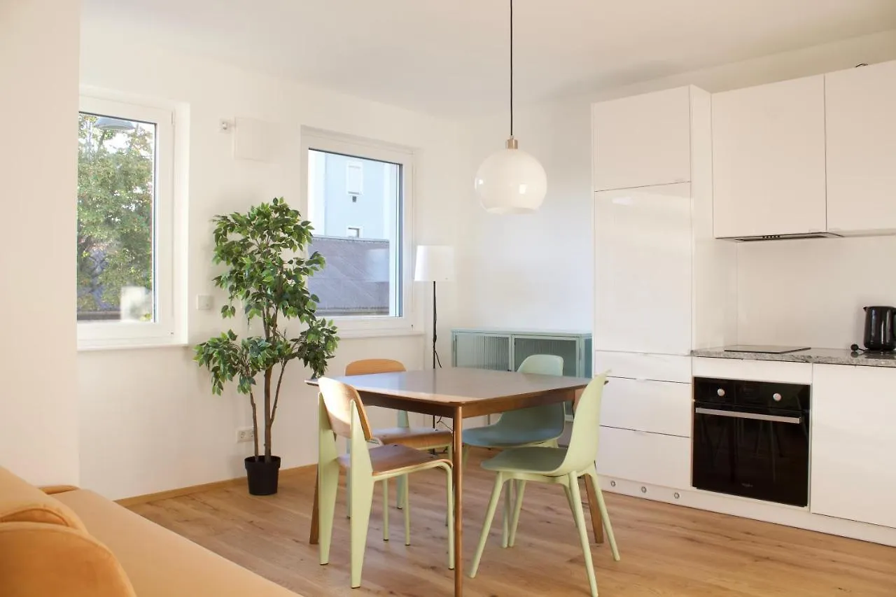 Stad10 - Apartments Very Close To Subway U2 Stadlau Wenen