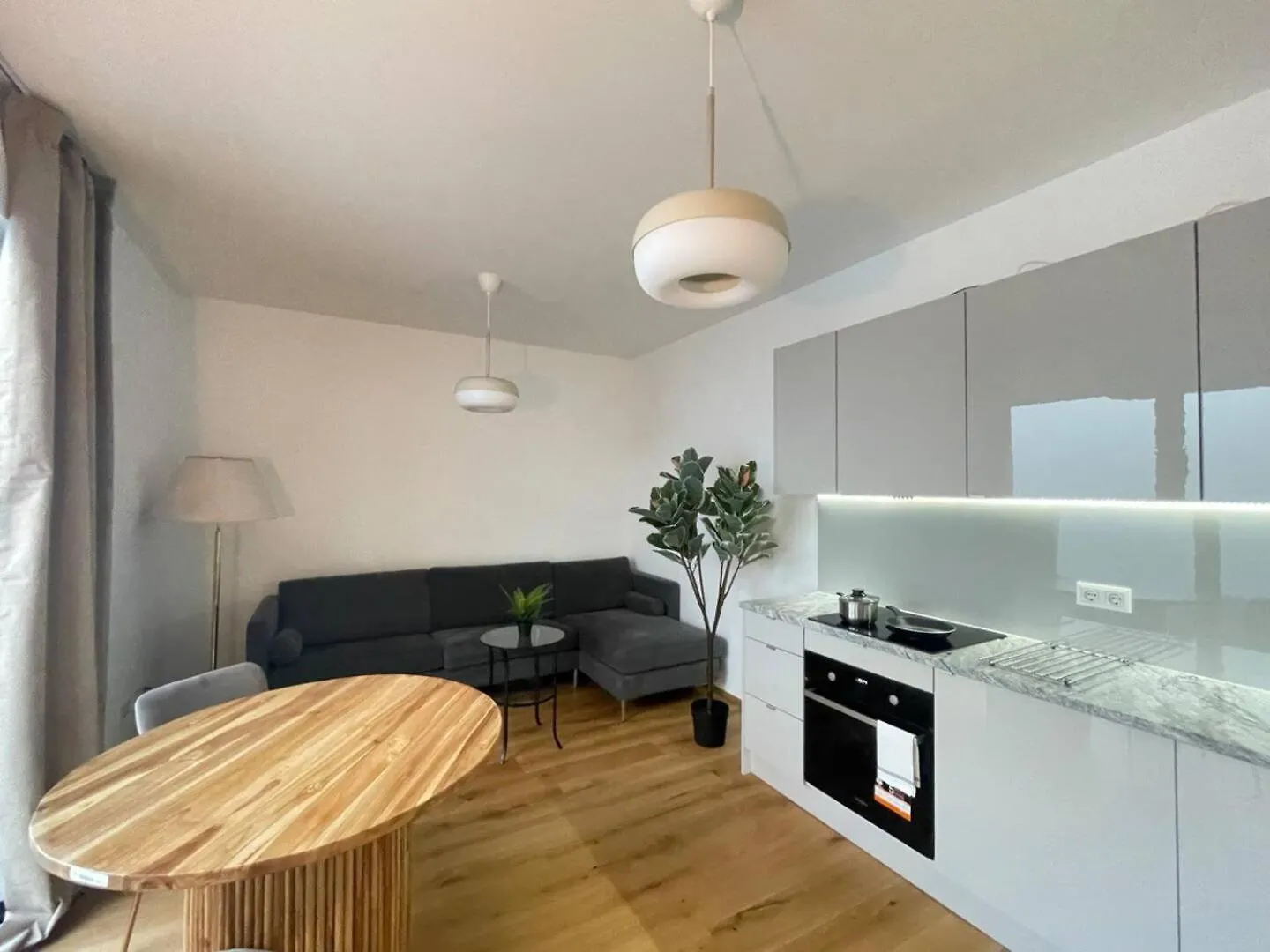 Stad10 - Apartments Very Close To Subway U2 Stadlau Wenen
