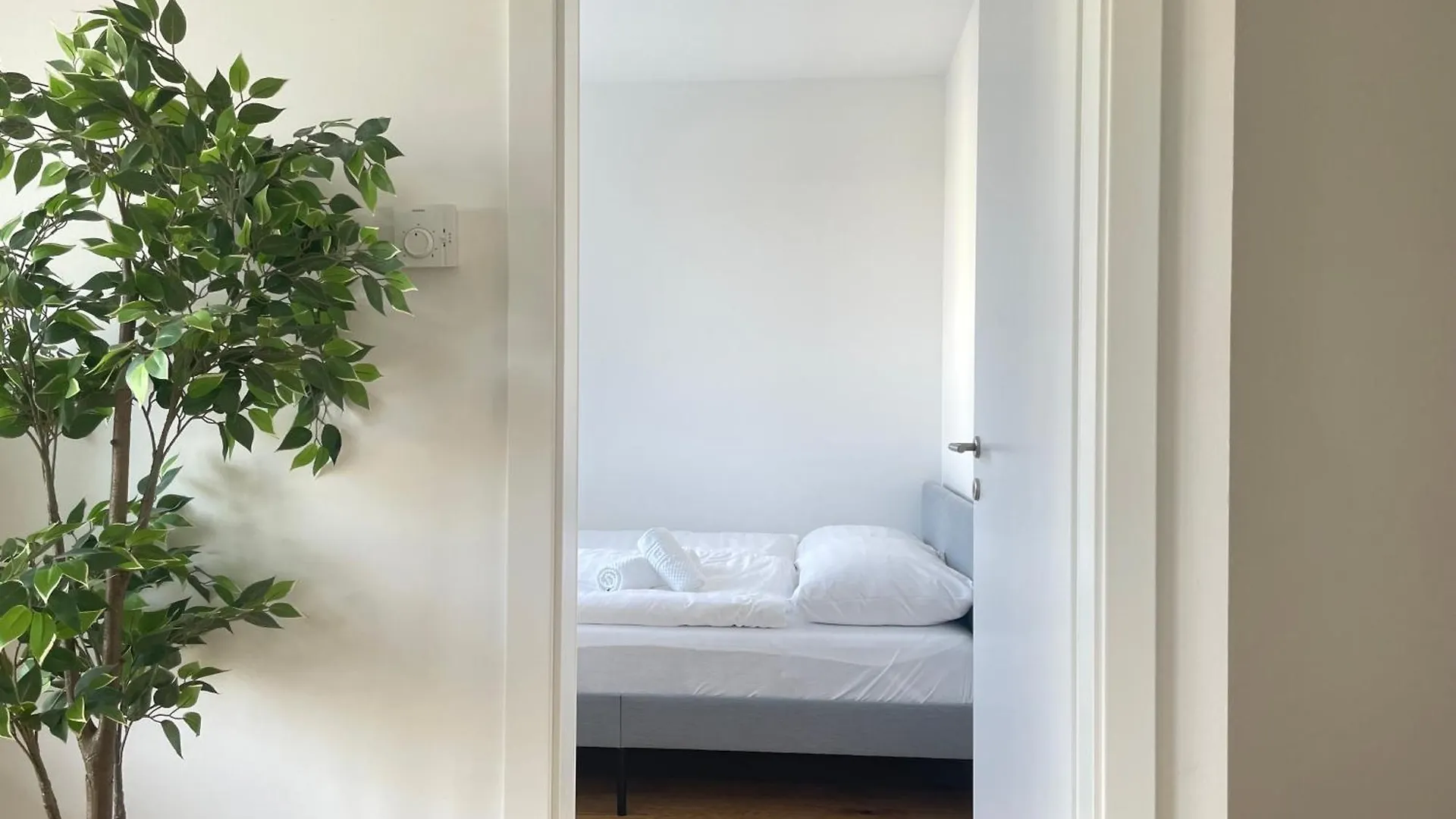 Stad10 - Apartments Very Close To Subway U2 Stadlau Wenen
