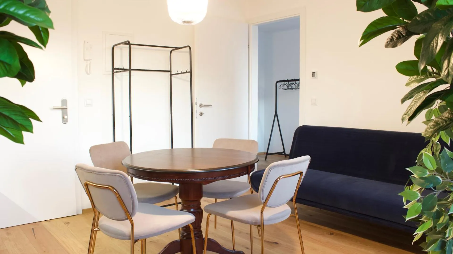 Stad10 - Apartments Very Close To Subway U2 Stadlau Wenen