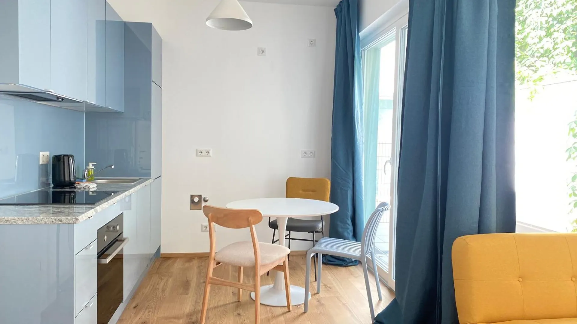 Stad10 - Apartments Very Close To Subway U2 Stadlau Wenen