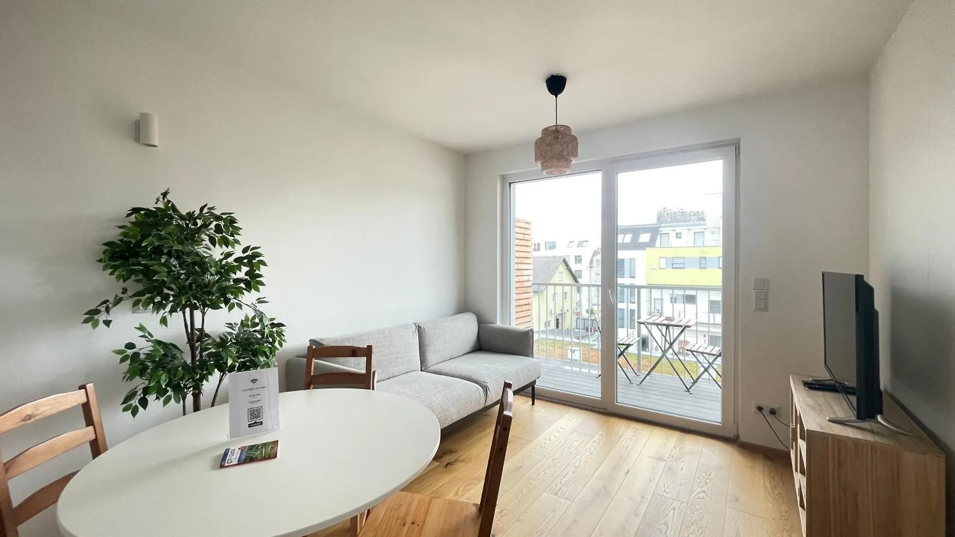 Stad10 - Apartments Very Close To Subway U2 Stadlau Wenen