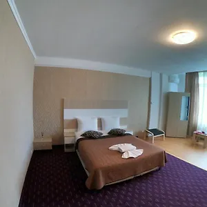 rezervați aici
