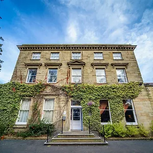 Healds Hall 3*, Cleckheaton United Kingdom